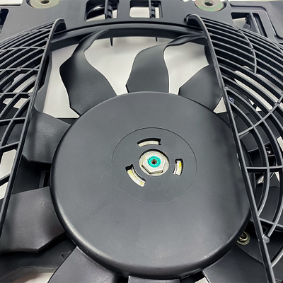 E39 रेडिएटर फैन 300W इलेक्ट्रिक फैन रेडिएटर कूलिंग फैन असेंबली इंजन मॉडल के लिए